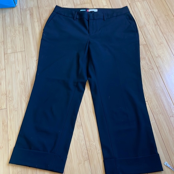 GAP Pants - Gap Favorite cropped trousers, capri pants, black